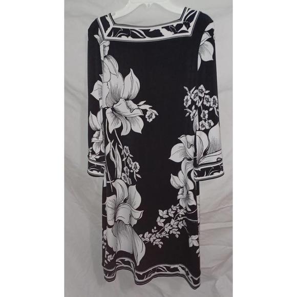 White House Black Market Black & White XSMALL dress - Picture 4 of 4